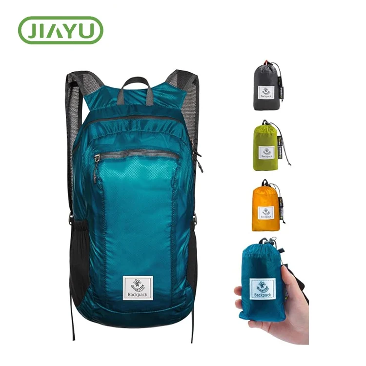 nepremokavý ľahký turistický batoh